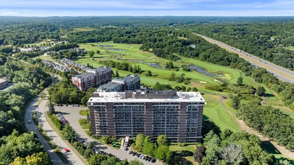 40 Village Rd #311, Middleton, MA 01949