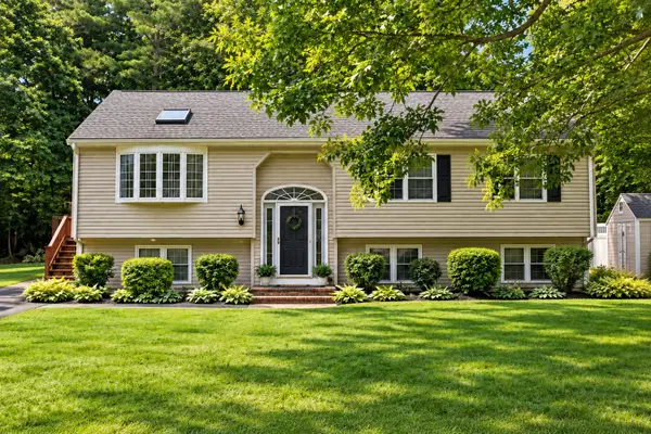 7 Jacobs Mountain Rd, Freetown, MA 02702