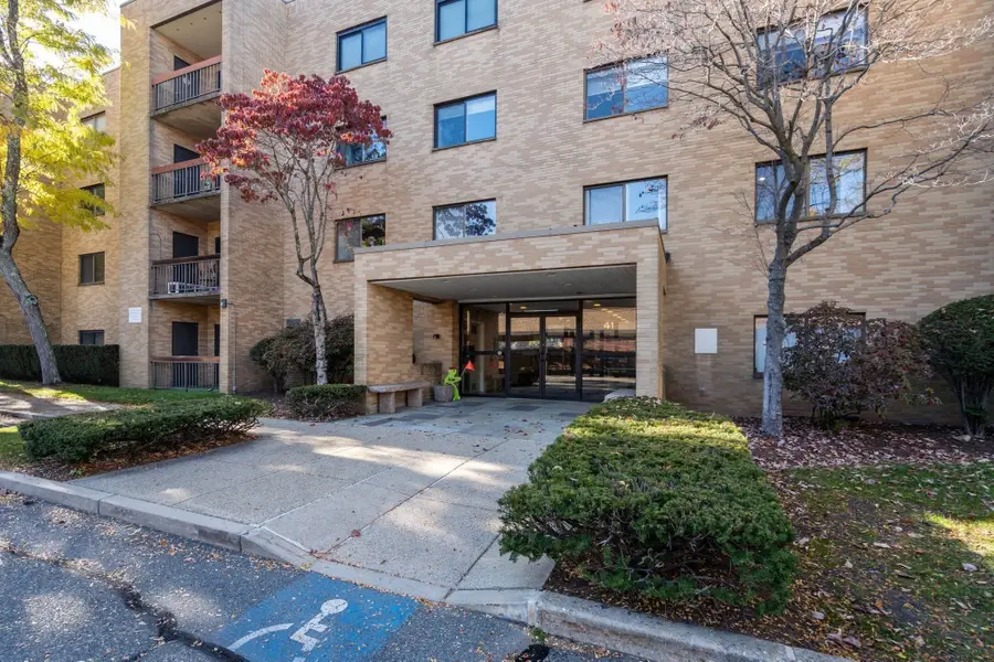 41 Centre Street #106, Brookline, MA 02446 - #2