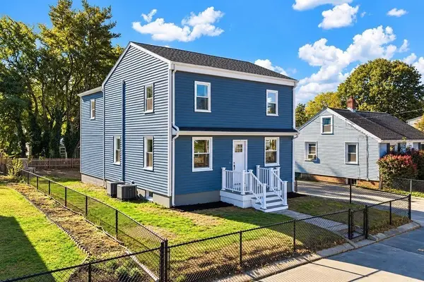 13 Hawthorne St, Fairhaven, MA 02719