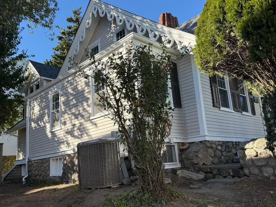 105 S 6th St, New Bedford, MA 02740 - #3