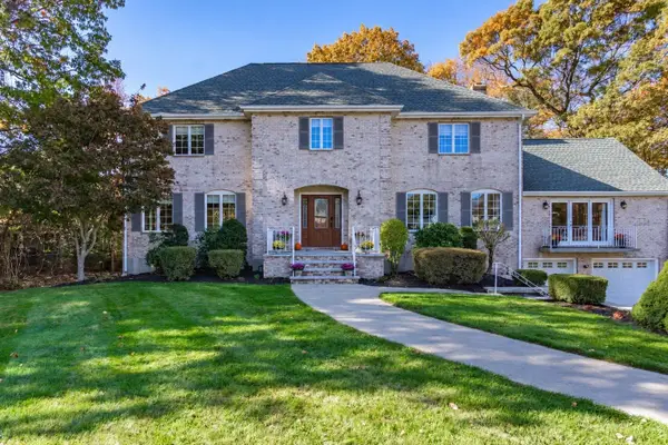 135 Lauricella Lane, Waltham, MA 02452