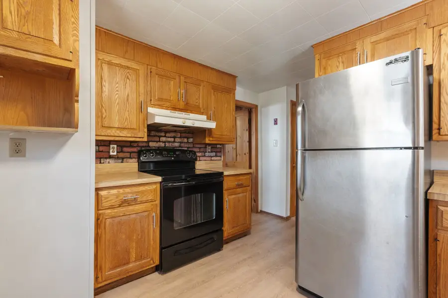568 Massachusetts Ave, Lunenburg, MA 01462 - #3