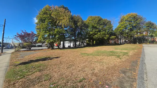 22 Kenoza Ave, Haverhill, MA 01830
