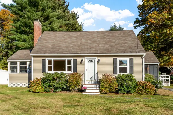 6 Courtland Dr, Chelmsford, MA 01824