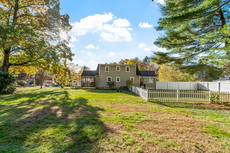 6 Courtland Dr, Chelmsford, MA 01824 - #3