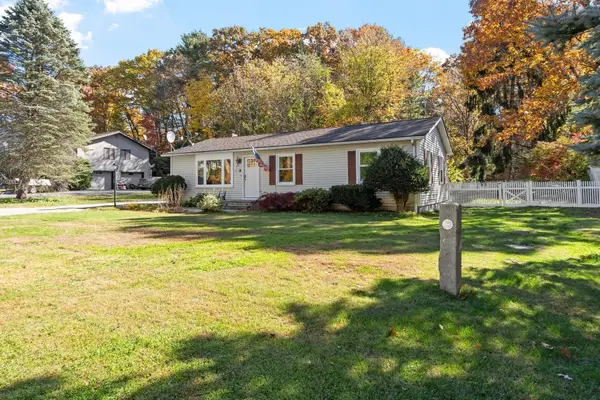 27 Wheelock Rd, Shrewsbury, MA 01545