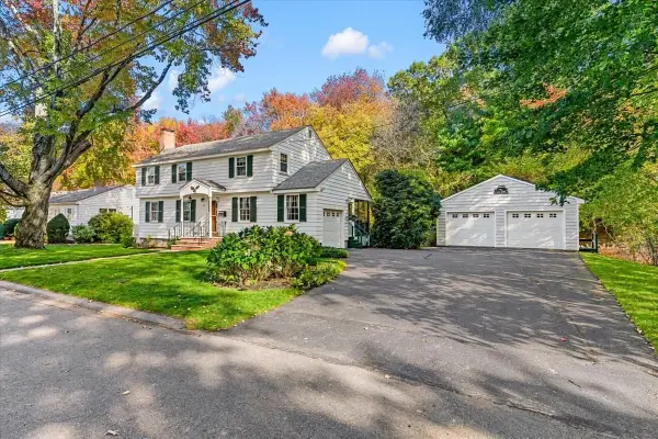 28 Plymouth Road, Wakefield, MA 01880