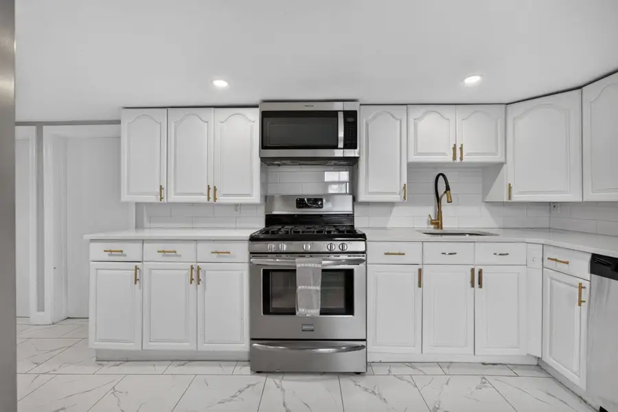 14 Bay Rd, Revere, MA 02151 - #3