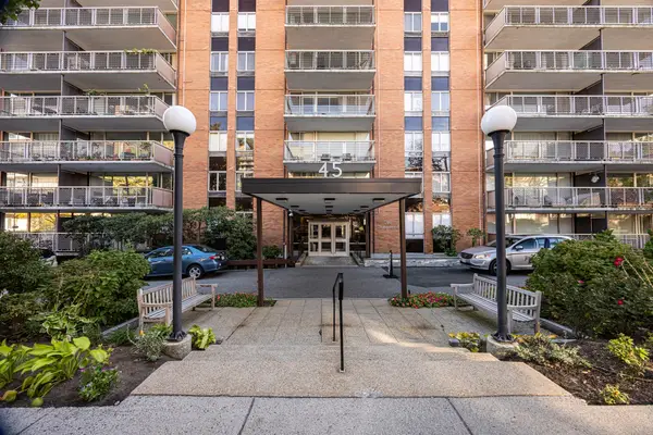 45 Longwood Avenue #PH D, Brookline, MA 02446