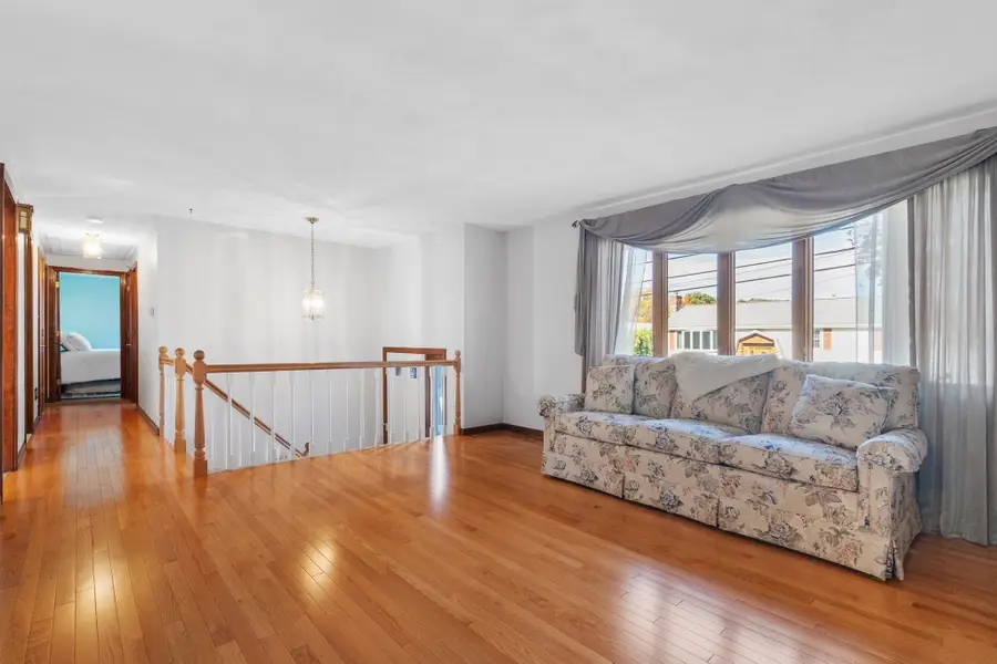 23 Quimby Ave, Woburn, MA 01801 - #3