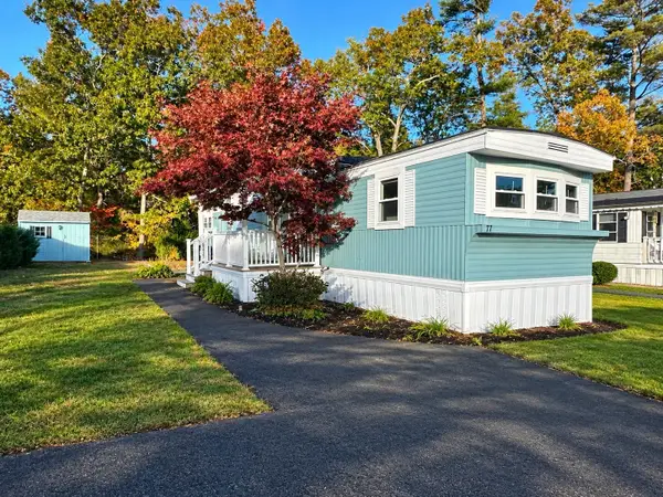 77 Crown Dr #77, Wareham, MA 02576