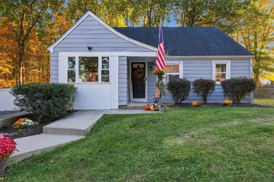 15 Cross St, Bellingham, MA 02019 - #2