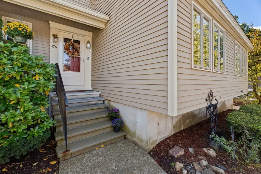 176 Brickett Hill Circle #176, Haverhill, MA 01830 - #3