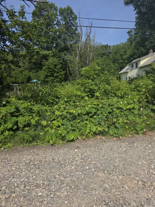 44 Maravista Rd, Worcester, MA 01606
