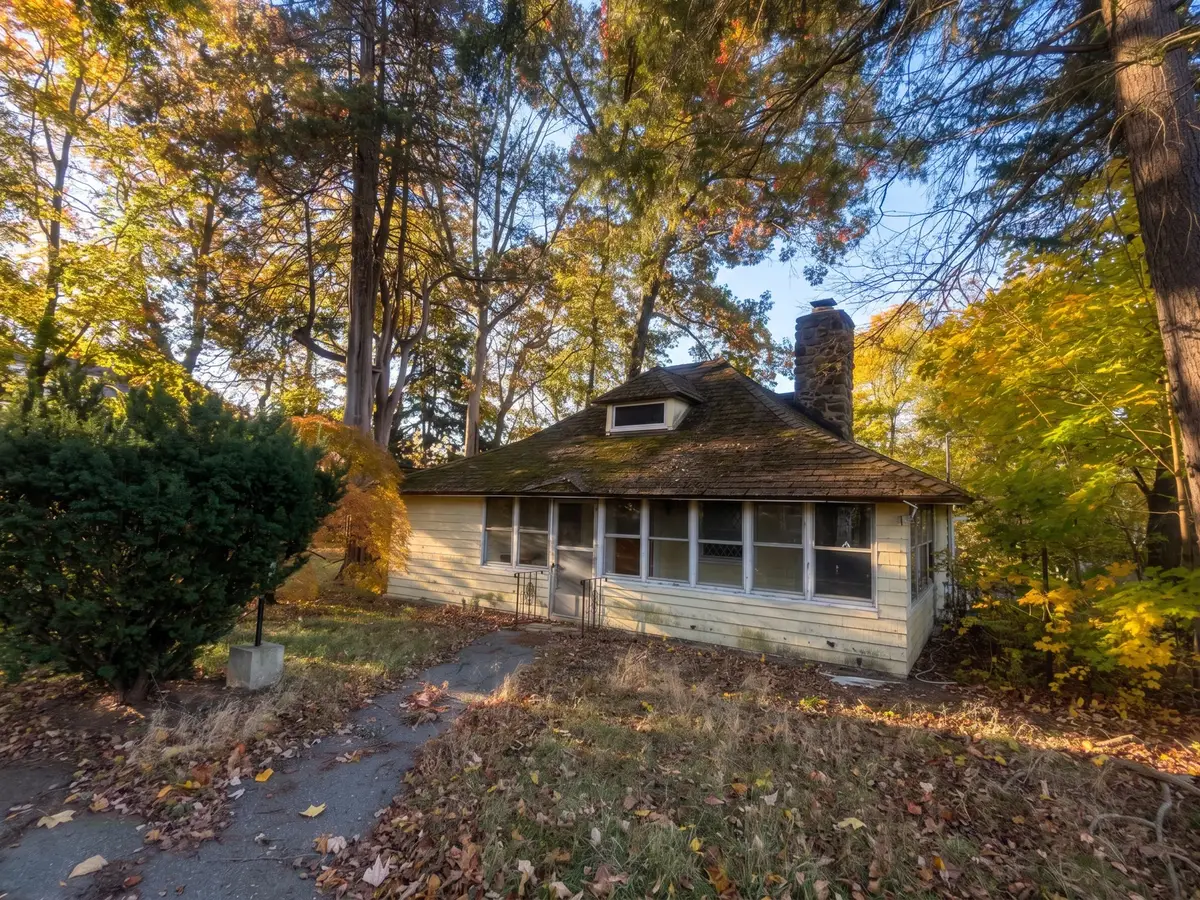 27 Marshland St, Haverhill, MA 01830 - #1