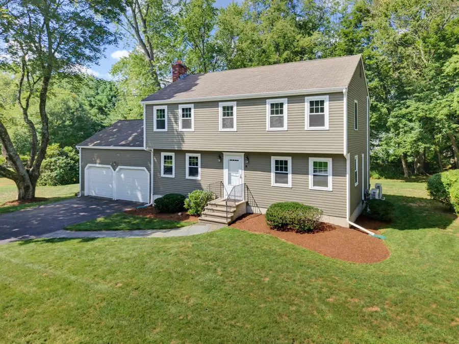 4 Lewis Drive, Medway, MA 02053 - #3