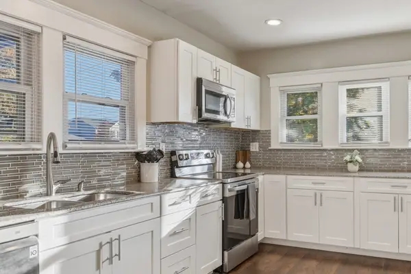 1502 Bay St, Springfield, MA 01109