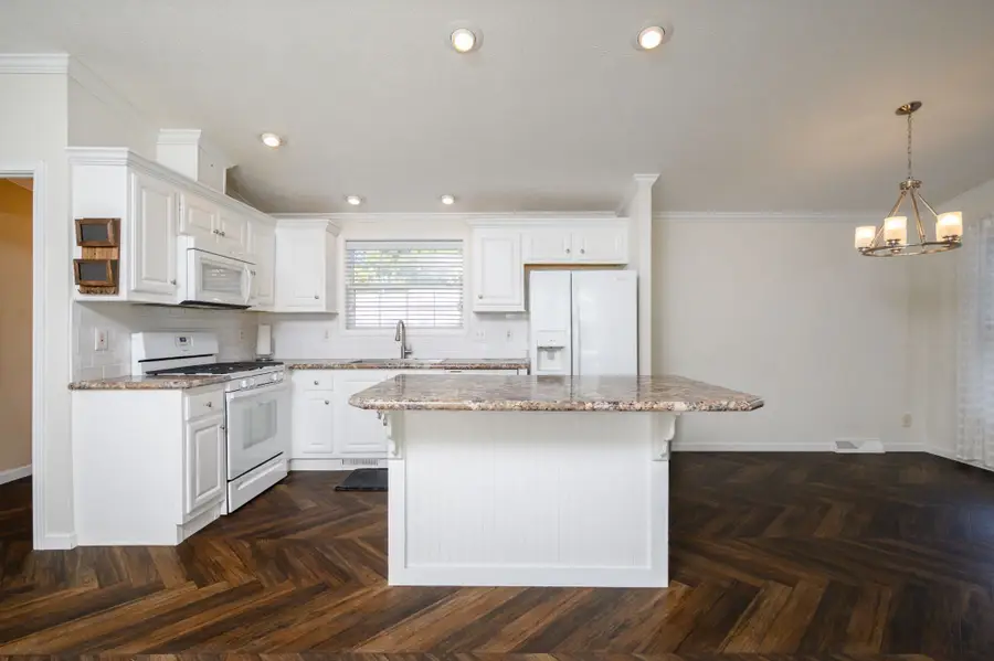 38 Beechwood Road, Halifax, MA 02338 - #3