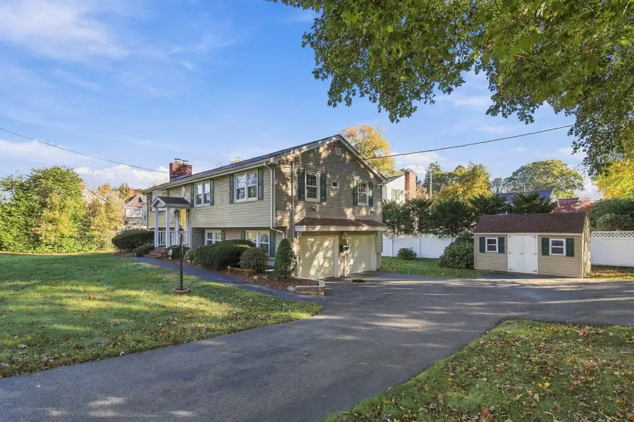 26 Guild St, Lowell, MA 01852 - #3