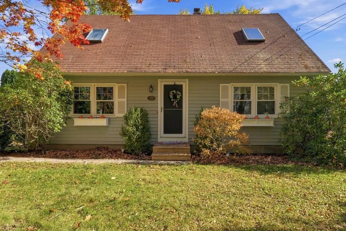 25 Wallace Rd, Sturbridge, MA 01566 - #1