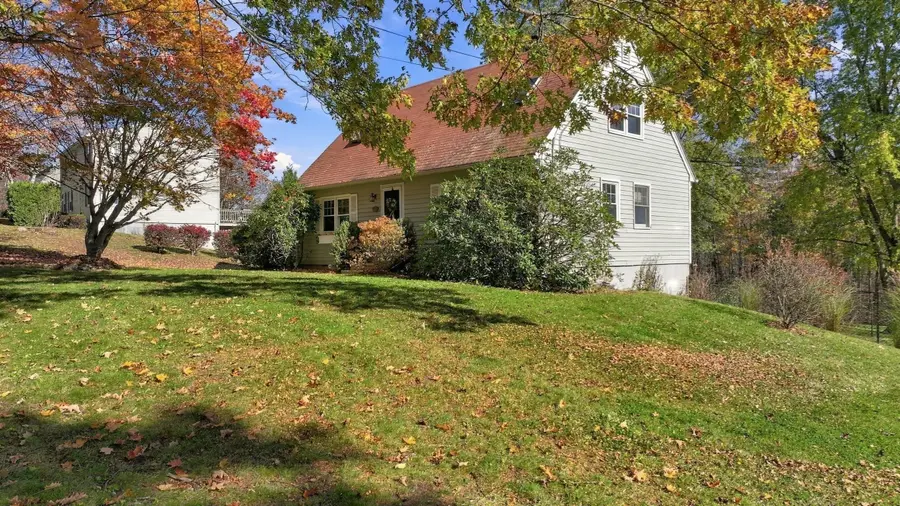 25 Wallace Rd, Sturbridge, MA 01566 - #3