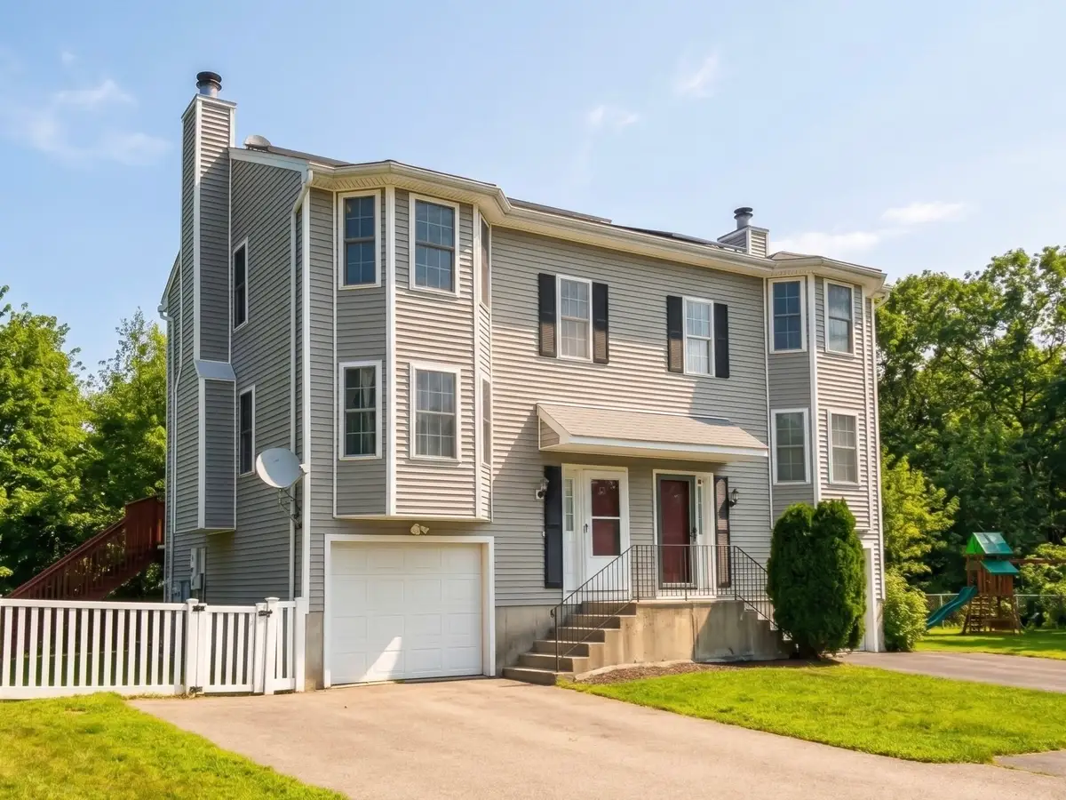 130 Ledgecrest Dr, Worcester, MA 01603 - #1
