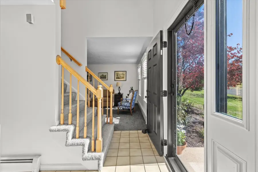 43 Tipperary Dr, Whitinsville, MA 01588 - #3