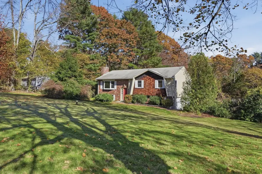 27 Hillside Drive, Sturbridge, MA 01566 - #3