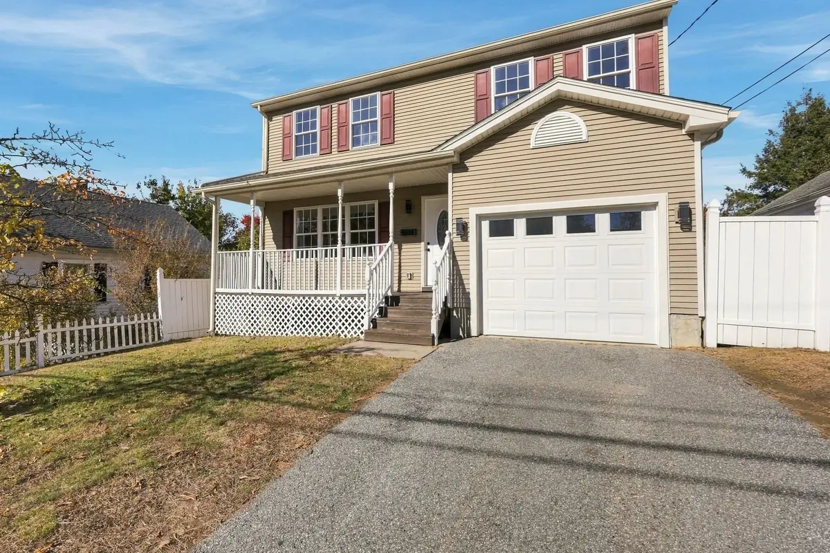 54 Agnes St, Springfield, MA 01118 - #1