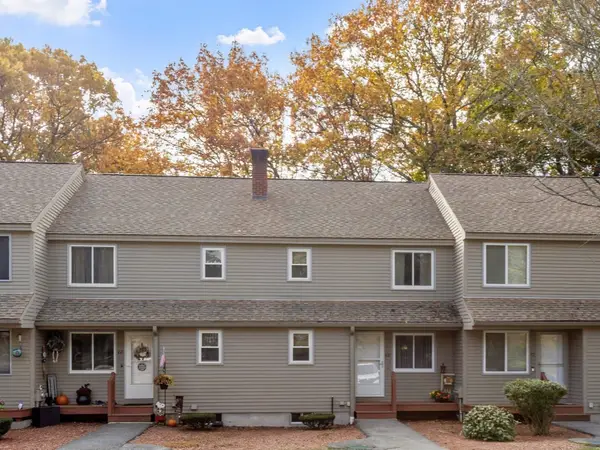 68 Macintosh Ln #68, Leominster, MA 01453