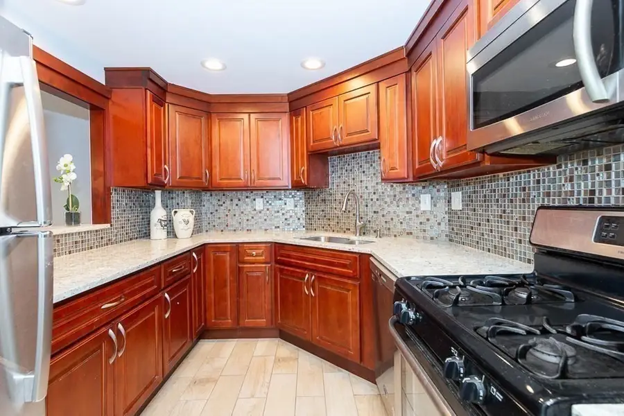 22 Chestnut Pl #114, Brookline, MA 02445 - #2