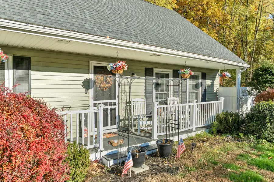 22 Lucas Dr, Haverhill, MA 01830 - #2