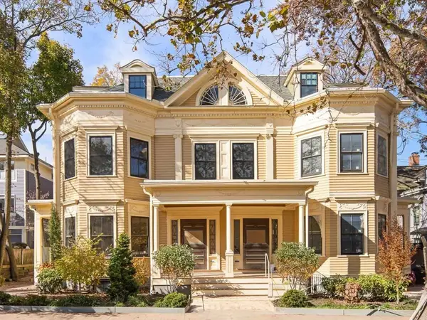 45 Dana St #5, Cambridge, MA 02138