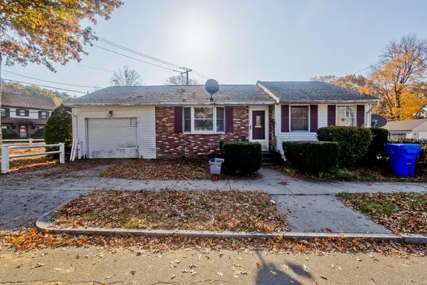 11 Melville St, Springfield, MA 01104