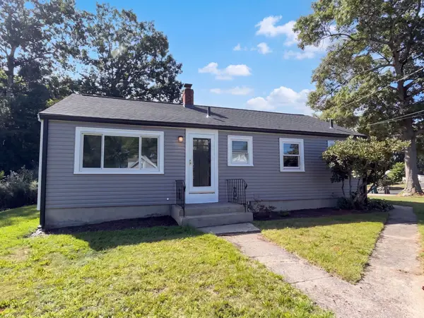 228 Arnold Rd, North Attleboro, MA 02760