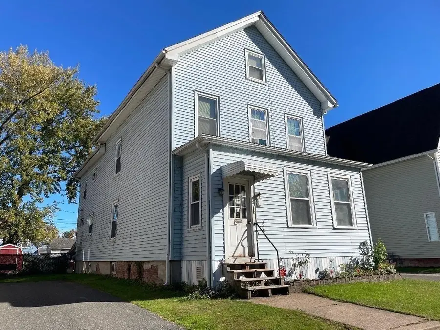412-414 Pleasant, Holyoke, MA 01040 - #3
