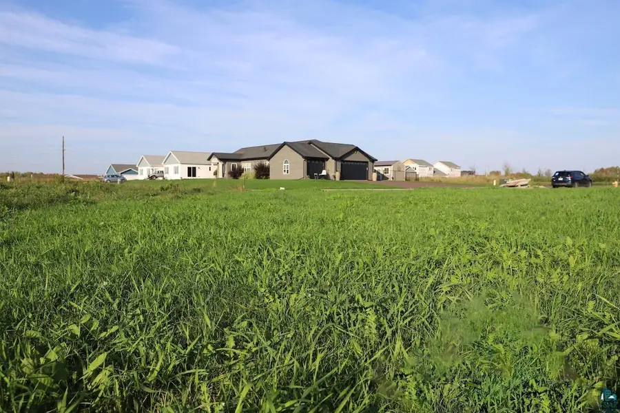 14 Spartan Circle Dr, Superior, WI 54880 - Image #2