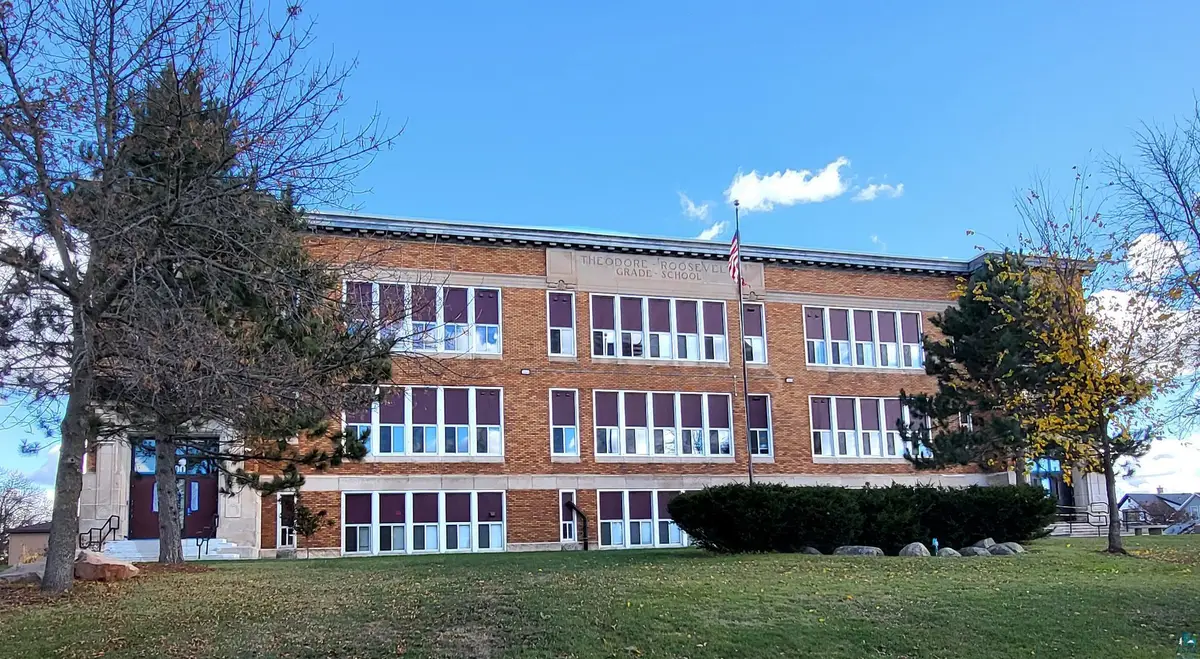 400 SW 1st Ave, Chisholm, MN 55719 - Image #1