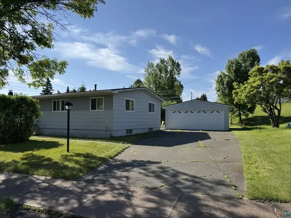 17 Law Dr, Silver Bay, MN 55614