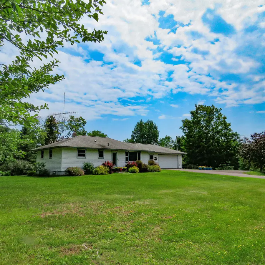 532 Caribou Tr, Lutsen, MN 55612 - Image #2