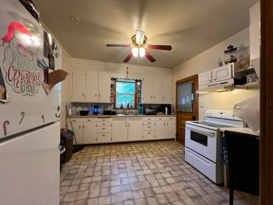 609 14th Ave E, Ashland, WI 54806 - Image #2