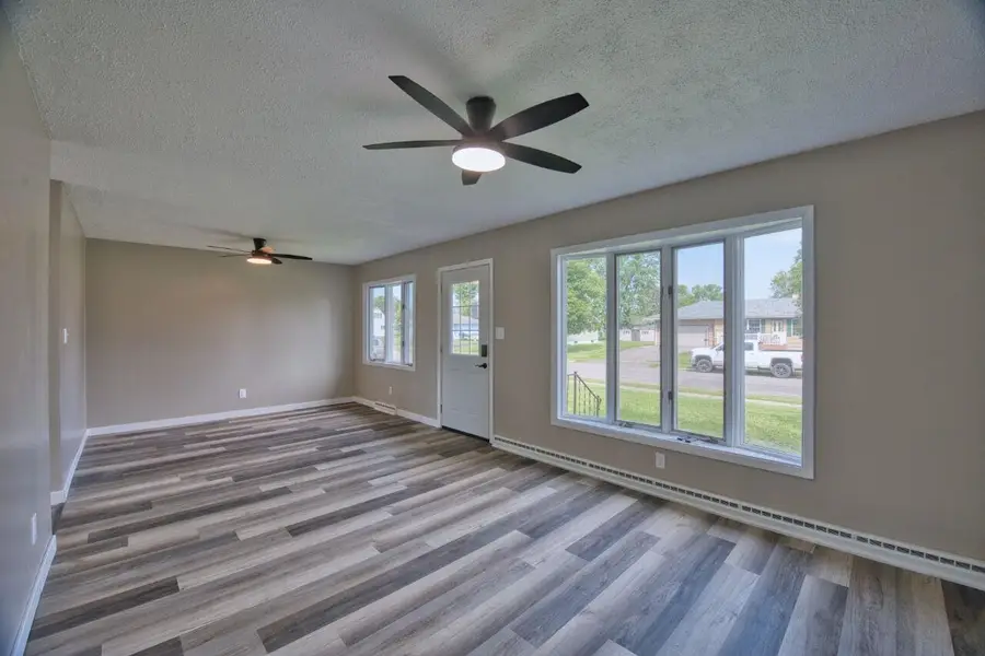 222 Arlington Rd, Hoyt Lakes, MN 55750-0000 - Image #2