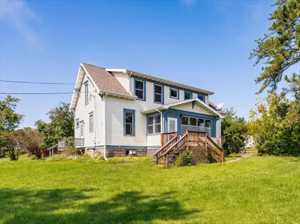 1502 8th Ave, Two Harbors, MN 55616