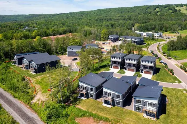 8610 Maynard Pl, Duluth, MN 55807