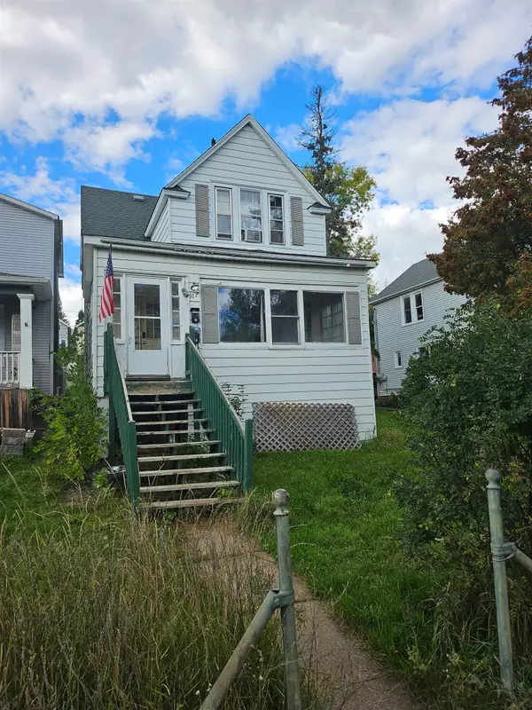 917 E 7th St, Duluth, MN 55805