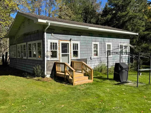 6040 Old Highway 11, South Range, WI 54874