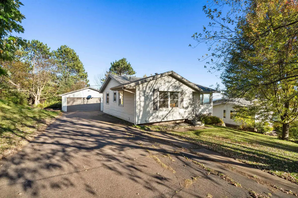 1426 Cliff Ave, Duluth, MN 55811 - Image #1