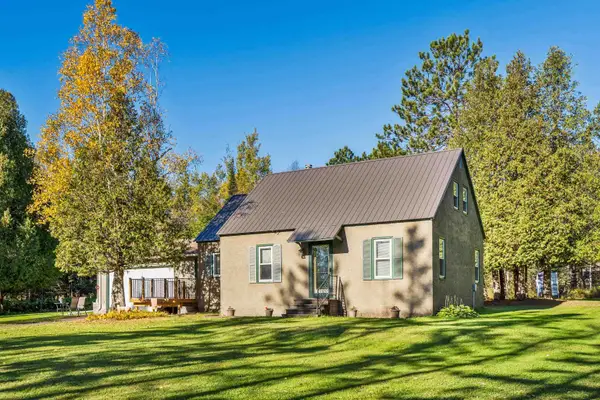 993 Scenic Dr, Two Harbors, MN 55616