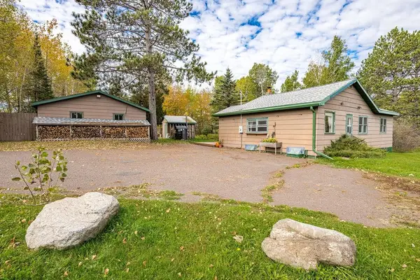 5503 Rice Lake Rd, Duluth, MN 55803